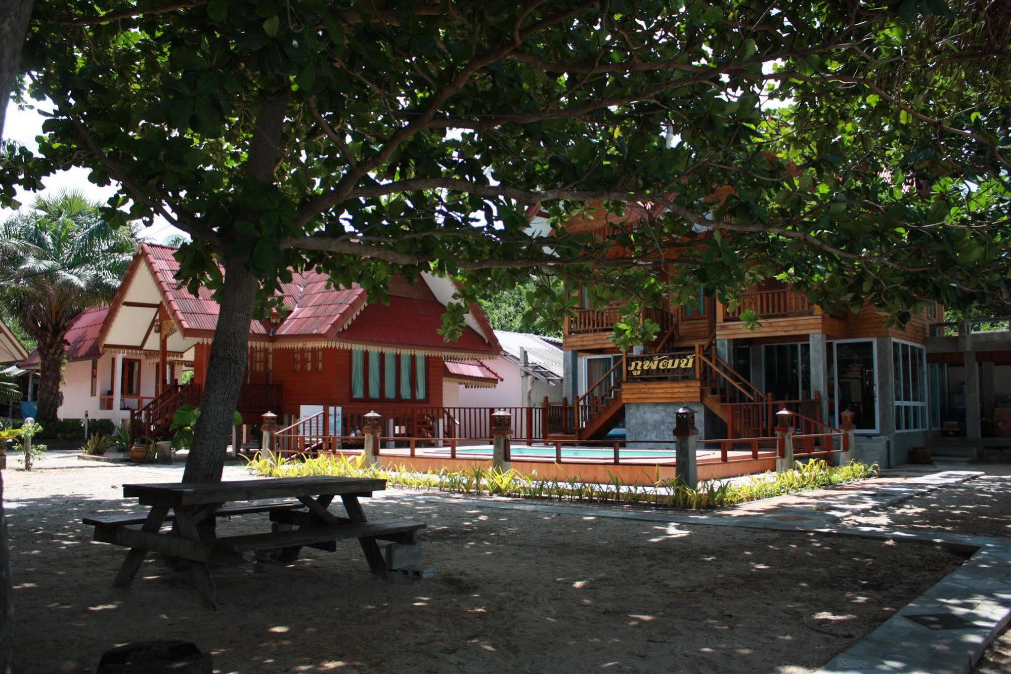 Phuphat Beach Resort Khanom Eksteriør billede