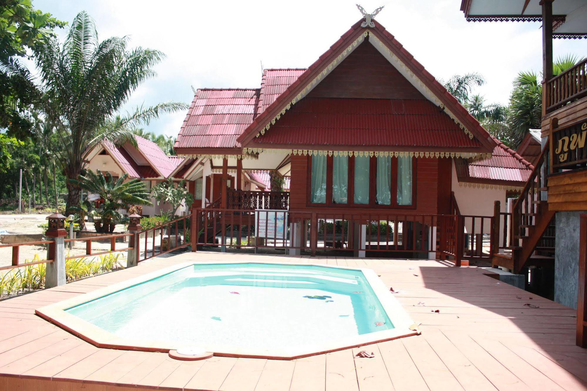 Phuphat Beach Resort Khanom Eksteriør billede