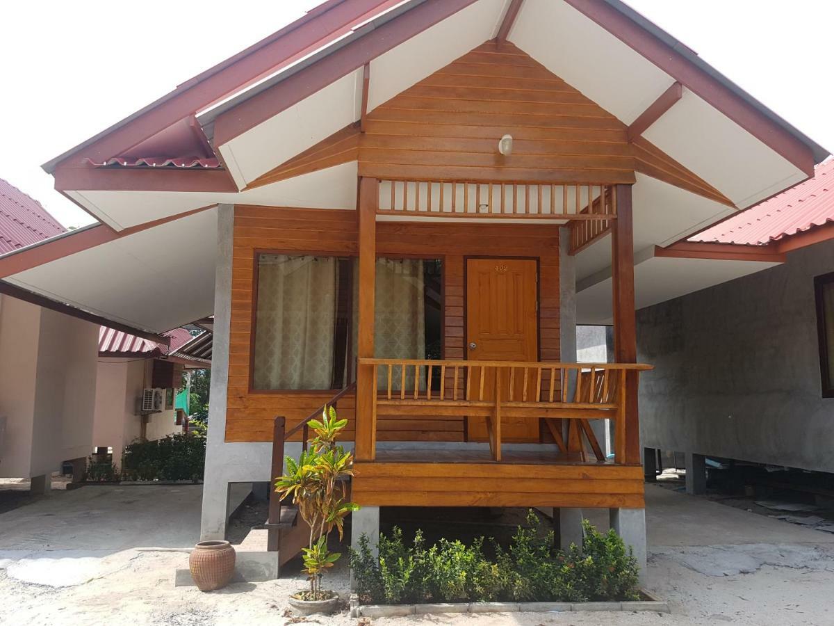Phuphat Beach Resort Khanom Eksteriør billede